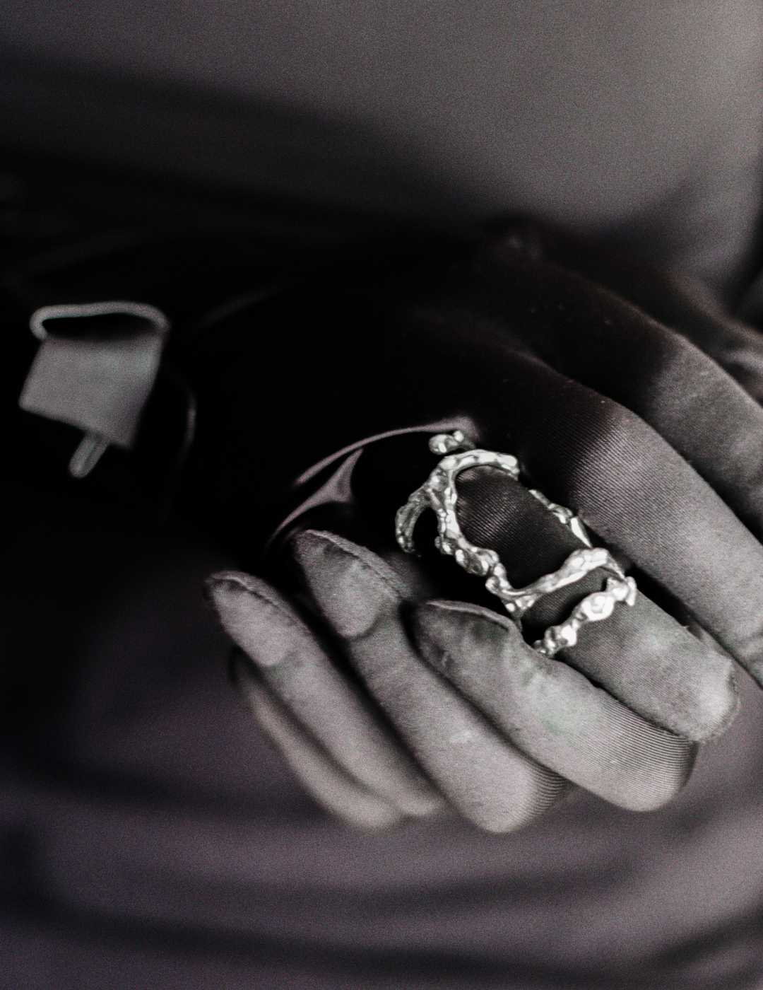 bq_X wholefinger ring